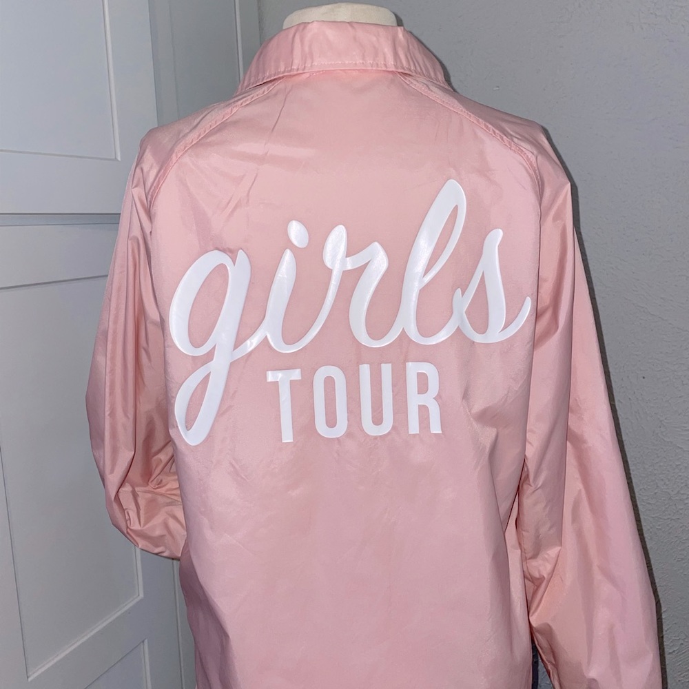 JACKS TOUR GIRL IN PINK
